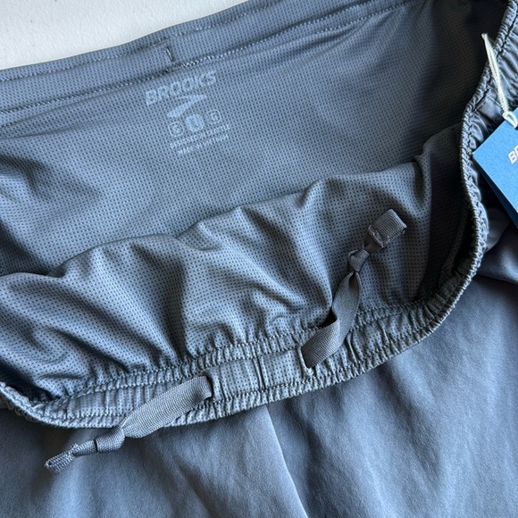 NWT Brooks Sherpa 2-in-1 5” Running Shorts Swim Trunks Grey and Orange - Picture 10 of 17